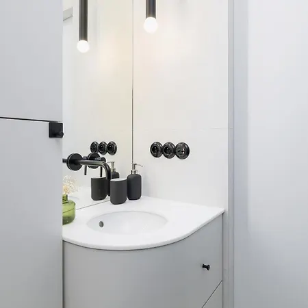 1-Bedroom Apartment - Slawkowska 6A Street Краків Екстер'єр фото